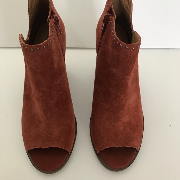 NOT FOR SALE Lucky Brand  cinnamon suede boots- - Picture 4 of 8